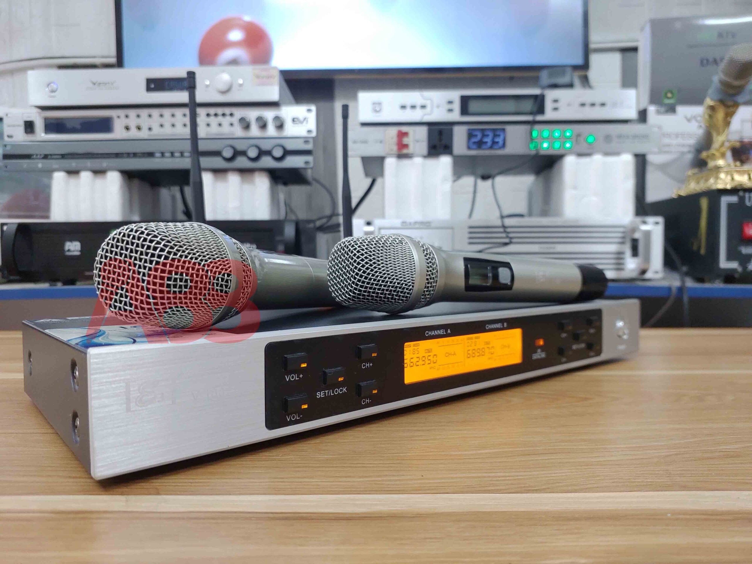 micro không dây e3 v160