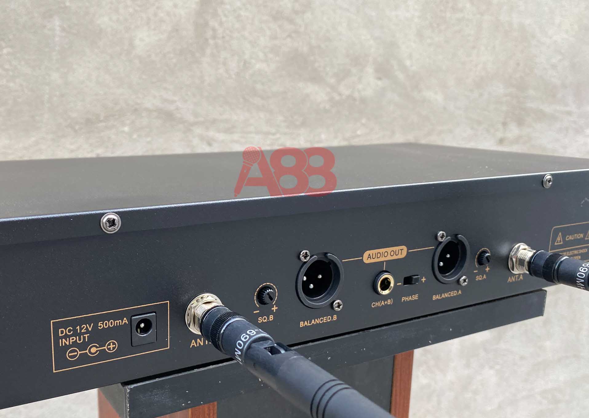 Micro không dây AAP M9 II