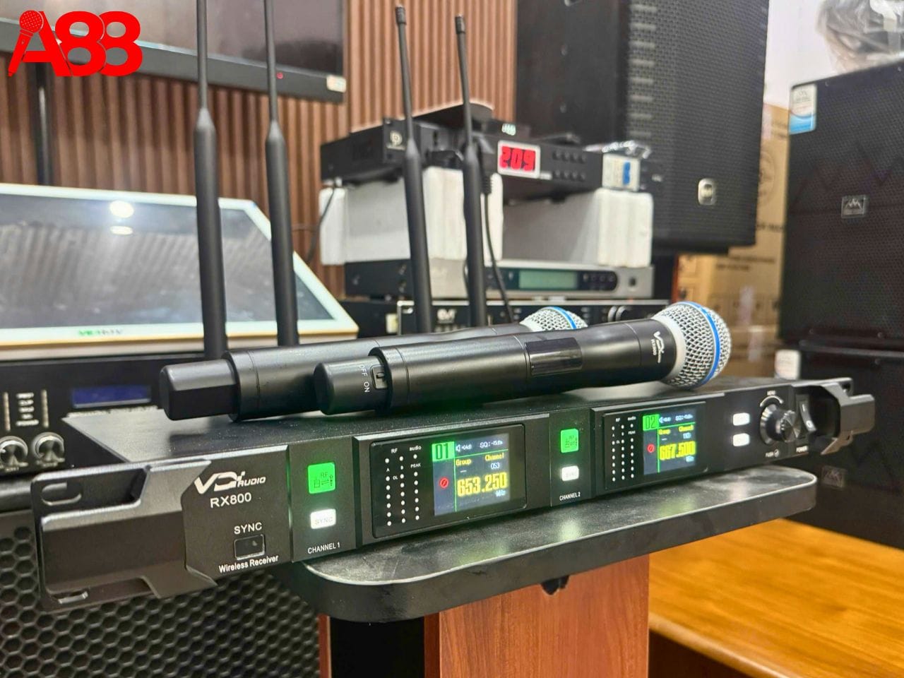 Micro không dây VDaudio RX800 Micro không dây VDaudio RX800